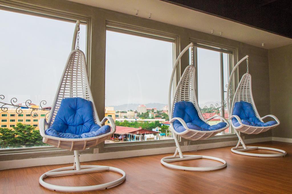 Oc Hotel Сиханоуквил Екстериор снимка