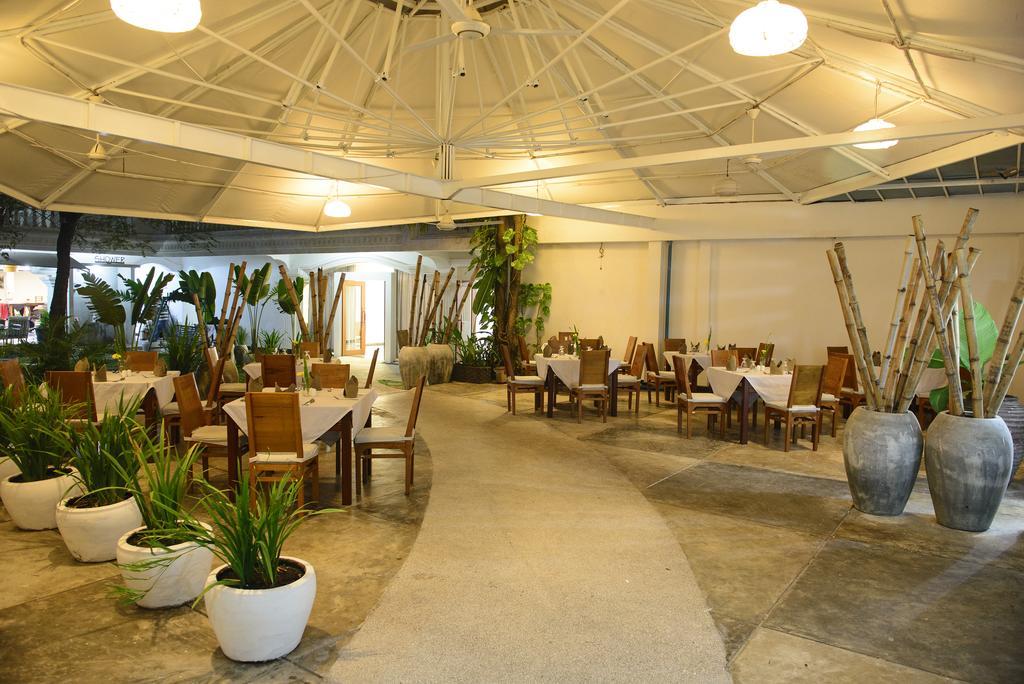 Oc Hotel Сиханоуквил Екстериор снимка