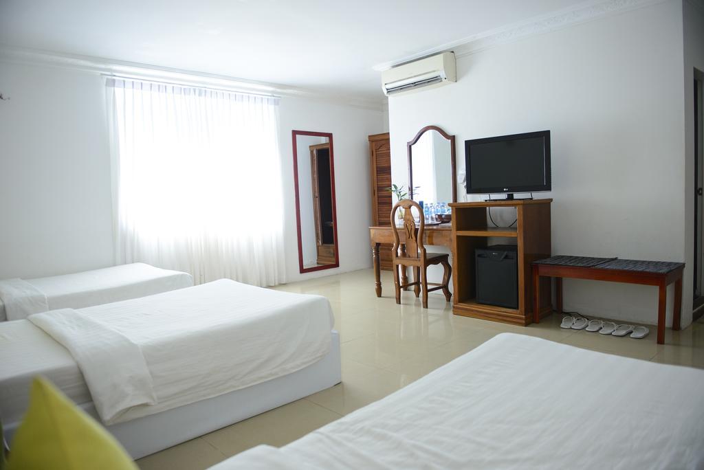 Oc Hotel Сиханоуквил Екстериор снимка