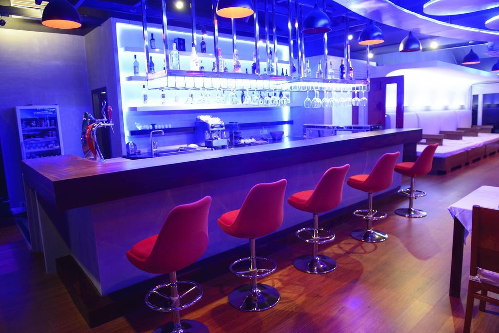 Oc Hotel Сиханоуквил Екстериор снимка